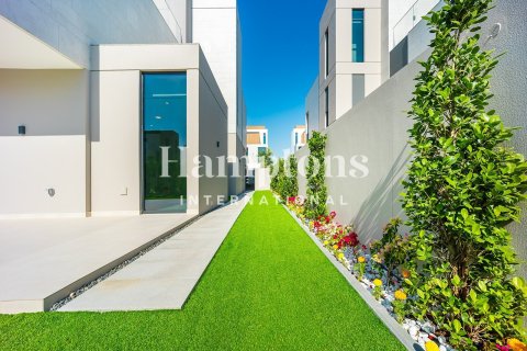 Villa en Arabian Ranches 3, Dubai, 4 dormitorios, 455.99951102 m², № 95284 - foto 10