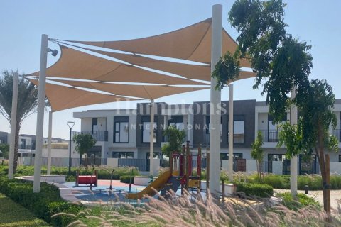 Townhouse in Dubai South (Dubai World Central), Dubai 3 bedrooms, 144.31923632 sq.m. № 95291 - photo 15