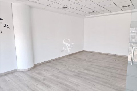 Снять в аренду офис в B2B Tower, Бизнес-Бэй, Дубай: 54м², № 111187 - фото 9