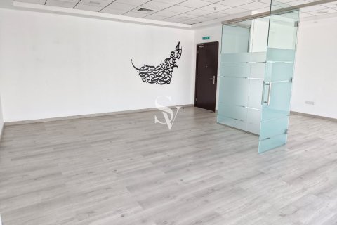 Снять в аренду офис в B2B Tower, Бизнес-Бэй, Дубай: 54м², № 111187 - фото 3