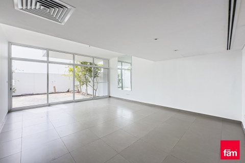 Villa en Dubai, 3 dormitorios, 274.4 m², № 23868 - foto 1
