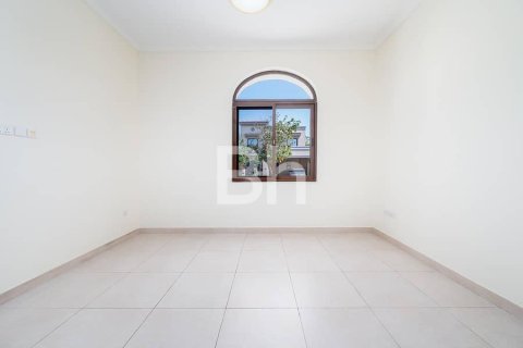 Снять в аренду виллу в Arabian Ranches 2, Дубай: 5 спален, 405м², № 21981 - фото 12