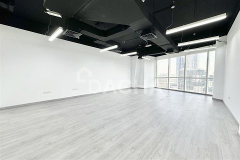 Снять в аренду офис в B2B Tower, Бизнес-Бэй, Дубай: 1 комната, 49.3м², № 6447 - фото 1