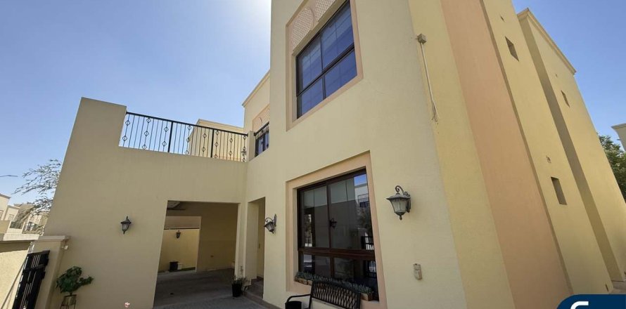 Villa in Nadd Al Sheba, Dubai 4 bedrooms, 354 sq.m. № 75261