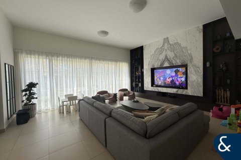 Villa in Nadd Al Sheba, Dubai 4 bedrooms, 354 sq.m. № 75261 - photo 4