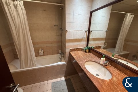 Apartment in Emirates Crown, Dubai Marina, Dubai 3 bedrooms, 361 sq.m. № 75256 - photo 8