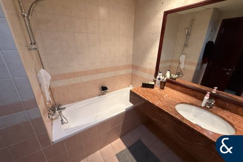 Apartment in Emirates Crown, Dubai Marina, Dubai 3 bedrooms, 361 sq.m. № 75256 - photo 10