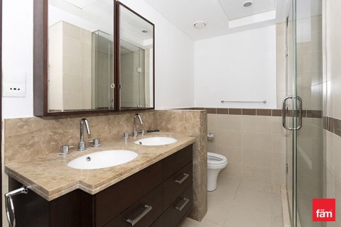 Снять в аренду квартиру в Даунтаун Дубай (Даунтаун Бурдж Дубай), Дубай: 2 спальни, 133.8м², № 90484 - фото 13