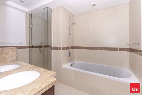 Снять в аренду квартиру в Даунтаун Дубай (Даунтаун Бурдж Дубай), Дубай: 2 спальни, 133.8м², № 90484 - фото 14