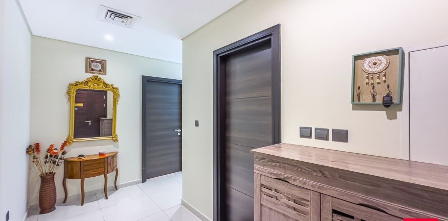 Villa en Dubai, 6 dormitorios, 322 m², № 55146