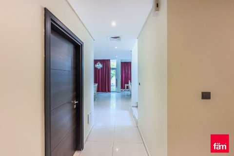 Villa en Dubai, 6 dormitorios, 322 m², № 55146 - foto 2