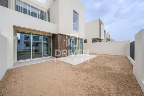 Townhouse in The Valley, Dubai 4 bedrooms, 258.08 sq.m. № 127659 - photo 2