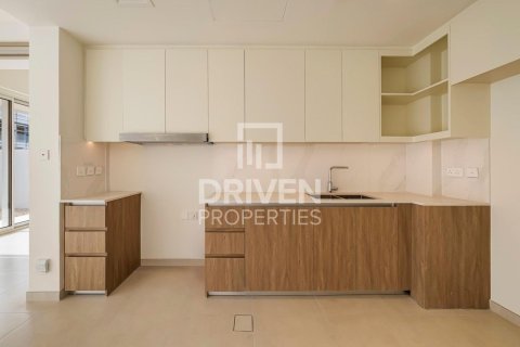 Townhouse in The Valley, Dubai 4 bedrooms, 258.08 sq.m. № 127659 - photo 10