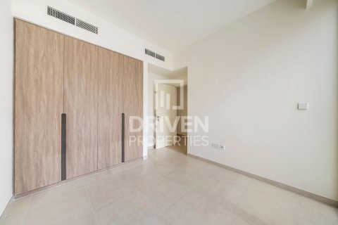 Townhouse in The Valley, Dubai 4 bedrooms, 258.08 sq.m. № 127659 - photo 18