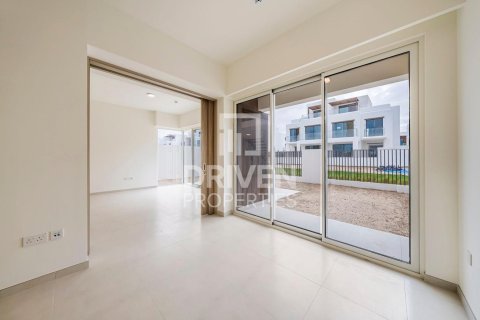Townhouse in The Valley, Dubai 4 bedrooms, 258.08 sq.m. № 127659 - photo 7