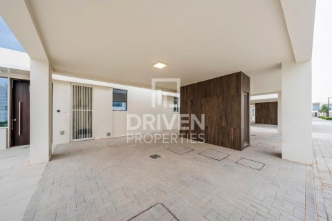 Townhouse in The Valley, Dubai 4 bedrooms, 258.08 sq.m. № 127659 - photo 4