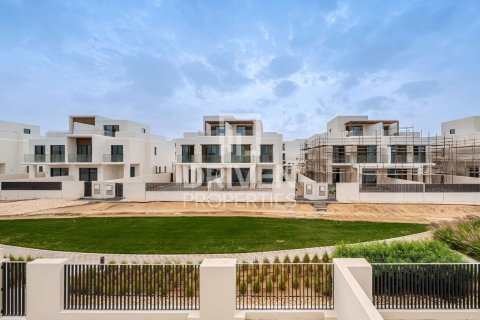 Townhouse in The Valley, Dubai 4 bedrooms, 258.08 sq.m. № 127659 - photo 23