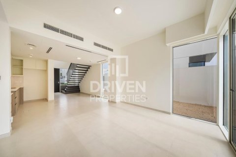 Townhouse in The Valley, Dubai 4 bedrooms, 258.08 sq.m. № 127659 - photo 5