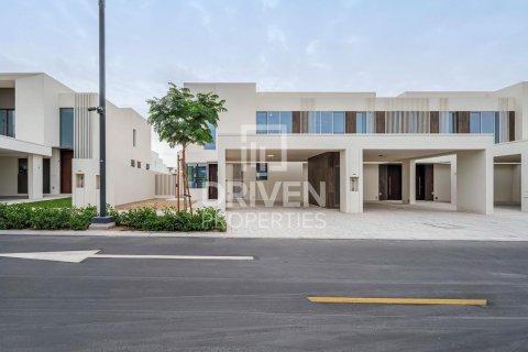 Townhouse in The Valley, Dubai 4 bedrooms, 258.08 sq.m. № 127659 - photo 25