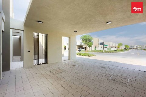 Снять в аренду таунхаус в Дубае: 3 спальни, 16449.8м², № 64169 - фото 15