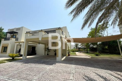 Villa à Emirates Hills, Dubai, 5 chambres, 1488 m², № 57171 - photo 2