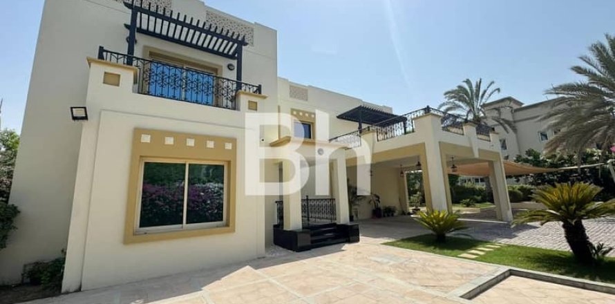 Villa à Emirates Hills, Dubai, 5 chambres, 1488 m², № 57171