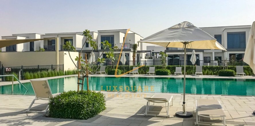 Villa in Dubai Hills Estate, Dubai 3 bedrooms, 196 sq.m. № 110714