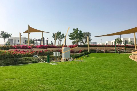 Villa in Dubai Hills Estate, Dubai 3 bedrooms, 196 sq.m. № 110714 - photo 5
