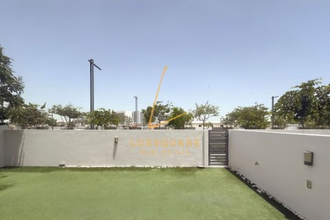 Villa in Dubai Hills Estate, Dubai 3 bedrooms, 196 sq.m. № 110714 - photo 6