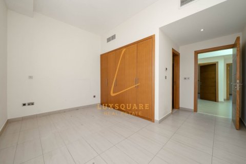 Villa in Jumeirah Park, Dubai 4 bedrooms, 511 sq.m. № 110717 - photo 2