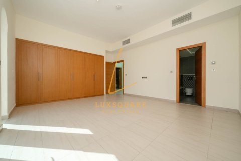 Villa in Jumeirah Park, Dubai 4 bedrooms, 511 sq.m. № 110717 - photo 4