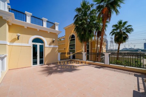 Villa in Jumeirah Park, Dubai 4 bedrooms, 512 sq.m. № 110715 - photo 14