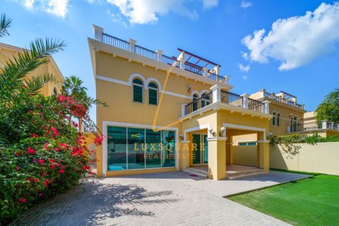 Villa in Jumeirah Park, Dubai 4 bedrooms, 512 sq.m. № 110715 - photo 12