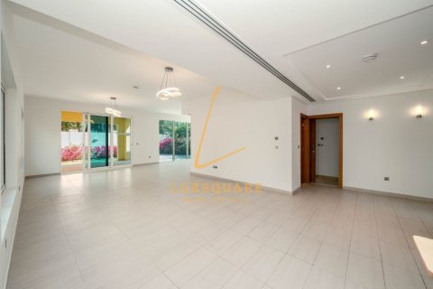 Villa in Jumeirah Park, Dubai 4 bedrooms, 512 sq.m. № 110715 - photo 2