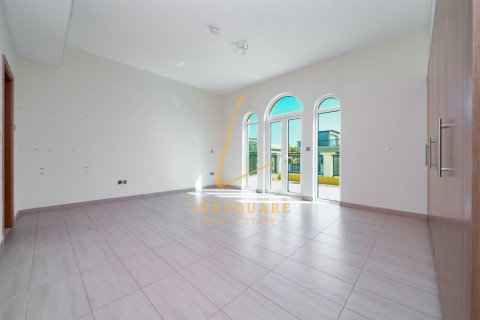 Villa in Jumeirah Park, Dubai 4 bedrooms, 512 sq.m. № 110715 - photo 3