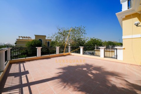 Villa in Jumeirah Park, Dubai 4 bedrooms, 512 sq.m. № 110715 - photo 8
