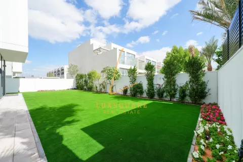Villa in Murooj Al Furjan, Al Furjan, Dubai 5 bedrooms, 570 sq.m. № 110716 - photo 18