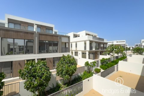 Villa in Dubai 4 bedrooms, 279.5 sq.m. № 77272 - photo 27