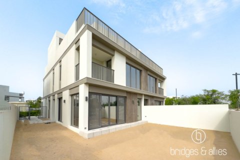 Villa in Dubai 4 bedrooms, 279.5 sq.m. № 77272 - photo 1