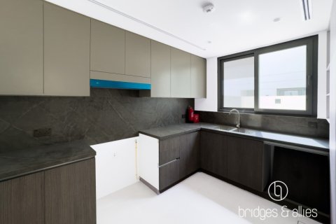 Villa in Dubai 4 bedrooms, 279.5 sq.m. № 77272 - photo 18