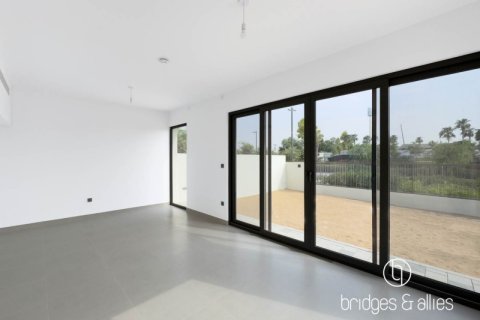 Villa in Dubai 4 bedrooms, 279.5 sq.m. № 77272 - photo 4