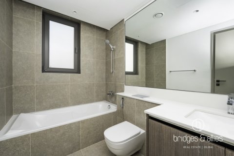 Villa in Dubai 4 bedrooms, 252.6 sq.m. № 77262 - photo 15