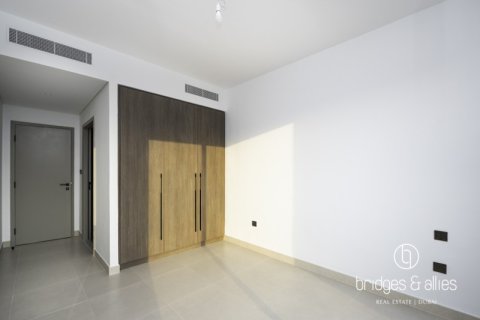 Villa in Dubai 4 bedrooms, 252.6 sq.m. № 77262 - photo 9