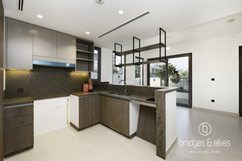 Villa in Dubai 4 bedrooms, 252.6 sq.m. № 77262 - photo 5