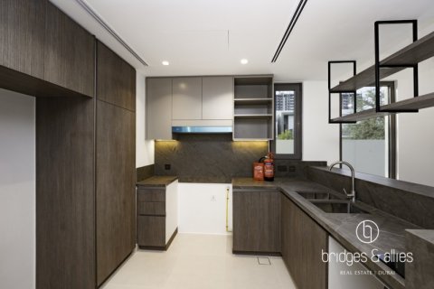 Villa in Dubai 4 bedrooms, 252.6 sq.m. № 77262 - photo 6