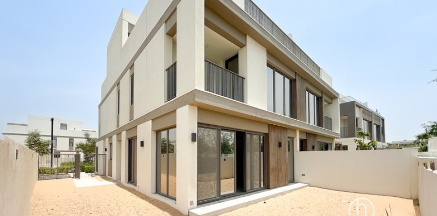 Villa en Dubai, 4 dormitorios, 235.2 m², № 77270