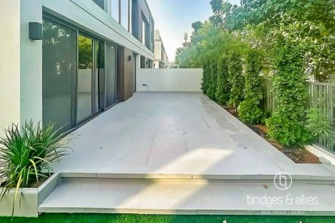 Villa en Dubai, 4 dormitorios, 143.9 m², № 77271 - foto 11