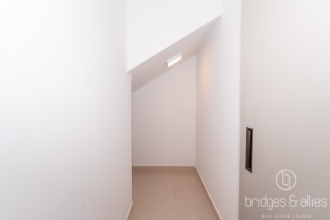 فيلا في دبي 4 غرف نوم, 218.9 م² رقم 77273 - صورة 4