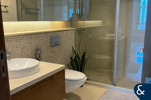 Apartamento en CLAREN TOWERS en Downtown Dubai (Downtown Burj Dubai), Dubai, 2 dormitorios, 154 m², № 79367 - foto 9