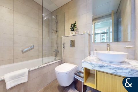 Снять в аренду квартиру в Sheikh Zayed Road, Дубай: 2 спальни, 76м², № 79359 - фото 12